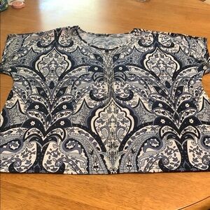 Ornate Black and White Fitted Short Sleeve Tee